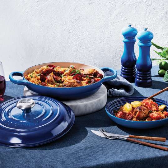 Couscous mit sonnengetrockneten Tomaten und Hähnchen Espetadas