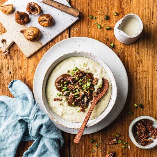 Hirse-Porridge mit Soft-Feigen, Pekannüssen & Pistazien von Seeberger