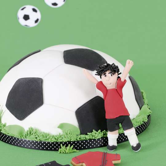 Staedter_Backform_Fussball_fertige Torte