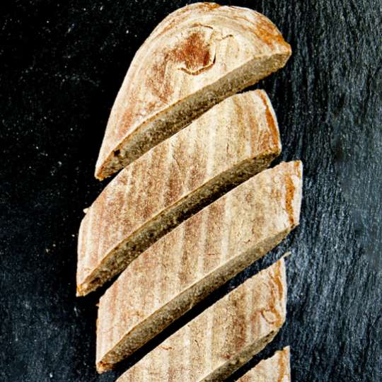 Städter Gärkorb Baguette fertiges Brot