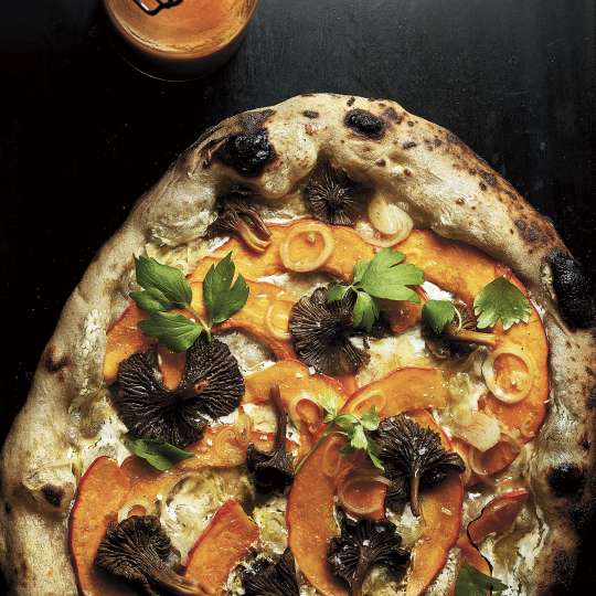 Pizza mit Pilzen (c) christian verlag