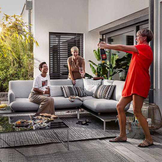Entdecken Sie das neue Outdoor Wohngefühl mit Lagoona - dem erstklassigen Polstermöbel für den Außenbereich!